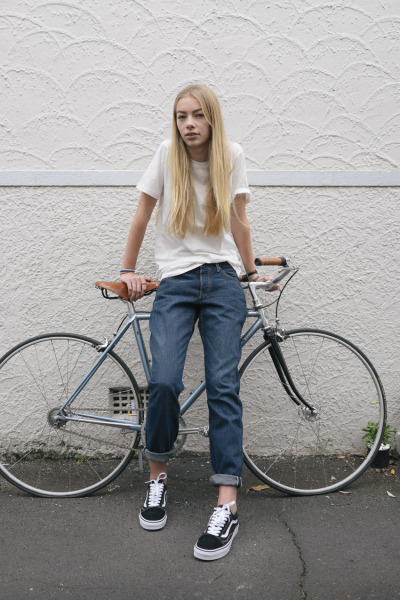 girl wearing vans