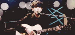 gongyoop-deactivated20170703:  chanyeol singing passionately  