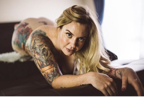 italiankong:  Tattooed Aussie Miss Haylonn. Curvy beauty!  WOW!!