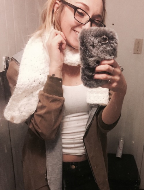 ialienslut:  i just want ur attention baby