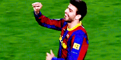 icy-brunette:  I LOVE YOU PIQUE &lt;33