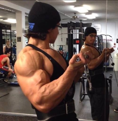 big-strong-tough:  Julian Andres Navarro 