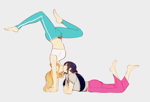 gayidolanimetrash:Yoga girlfriends.