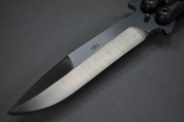 knifepics:  Balisong (Butterfly Knife)