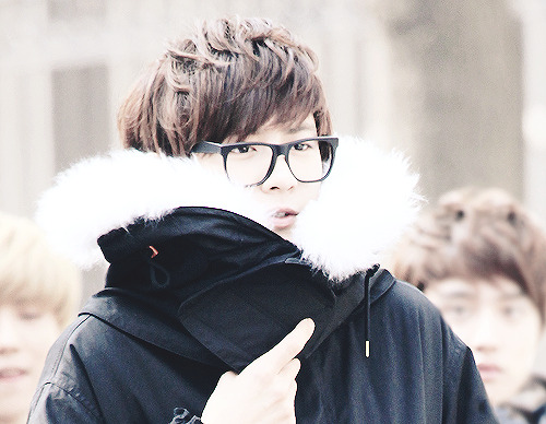 celestyeol:  glasses x parka (◕‿◕) 