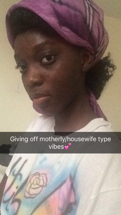 b00tytang:  b00tytang:  Happy thanksgiving & dark skin appreciation day🍫🍩  I think I’m cute so imma just reblog myself again since no one wants to💁🏾