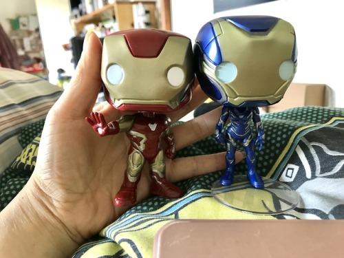 kingpepperony:essouffle:My new backpack, and a couple of new pops because I couldn’t help myselfI can’t get the light to