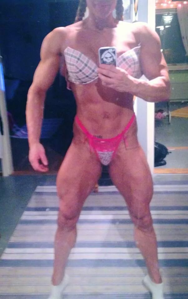 icecold-40:  Friday Palmell.. so hot