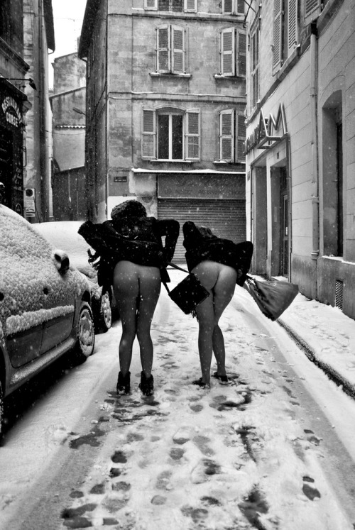gocamerago: Love this so much. Jour de neige sur Avignon (by ☆—☆)