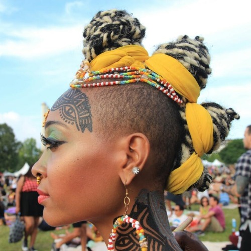 afrodesiacworldwide:  rexramses :People are beautiful and important and its a gift to show them that you see that.IG: @ramsesr3x http://rexramses.vsco.co  reignpalaisapiim   
