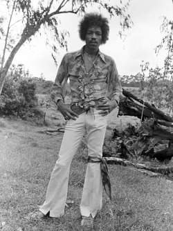 the60sbazaar:  Jimi Hendrix  