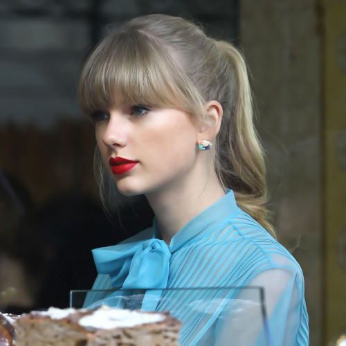 taylor swift [begin again bts] iconslike or reblog if you save, and if you want, give credits to @ka