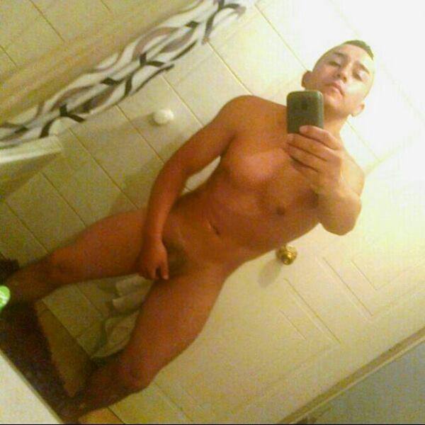 flaitecitosaldesnudo:  wow….. rico http://flaitecitosaldesnudo.tumblr.com/