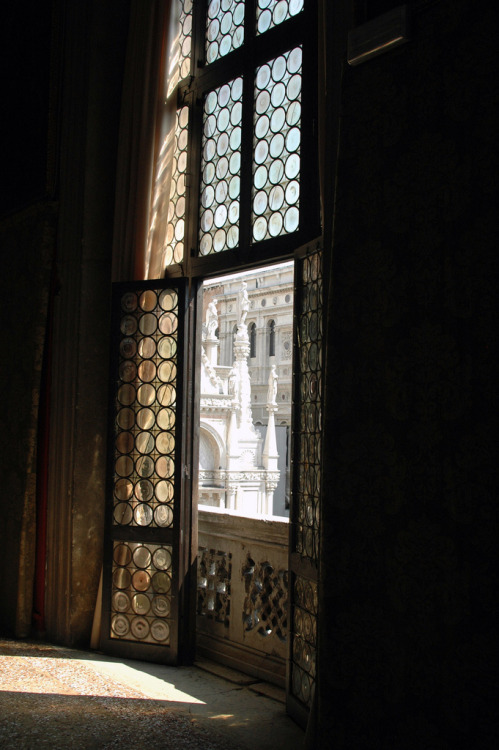 daughterofchaos: Doge’s Palace in Venice, Italy Photo by Maureen on Flickr