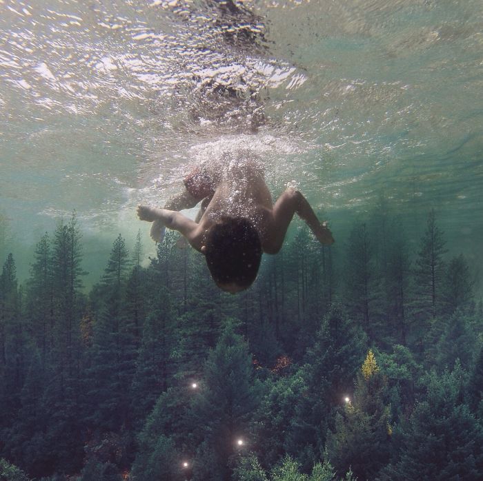 awesome-picz:  Artist Creates Surreal Worlds Using Only His Iphone.