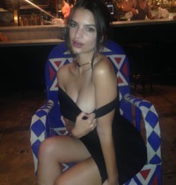 celebgoodieshub:  Emily Ratajkowski