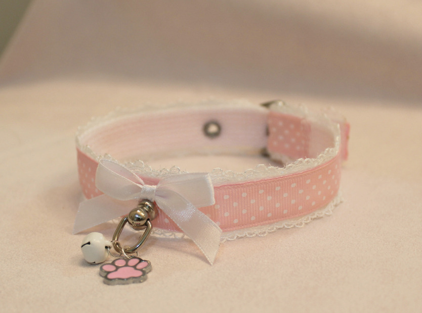 kawaiichikubi:  kittensplaypenshop:  New Kitten Collars! These buckled collars are