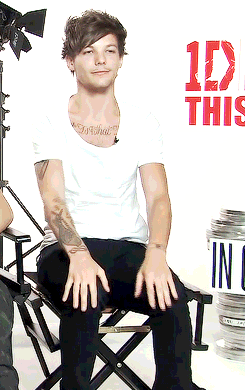 stylin-library:  Louis and the broken chair  