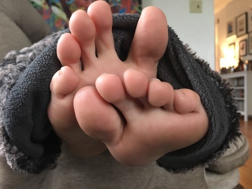 ilovestinkyfeet: SNIFF….SNIFF!!!!!!!!