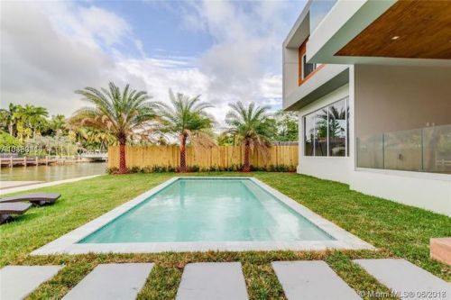 $4,500,000/5 br/5200 sq ft Sunny Isles Beach, FL