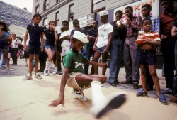 comutor:Martha Cooper: Hip Hop Files 1979 - 1984  “Hip-hop kinda grew out of this idea. A do-it-yourself culture that included music, dance, and art—it’s a complete culture”