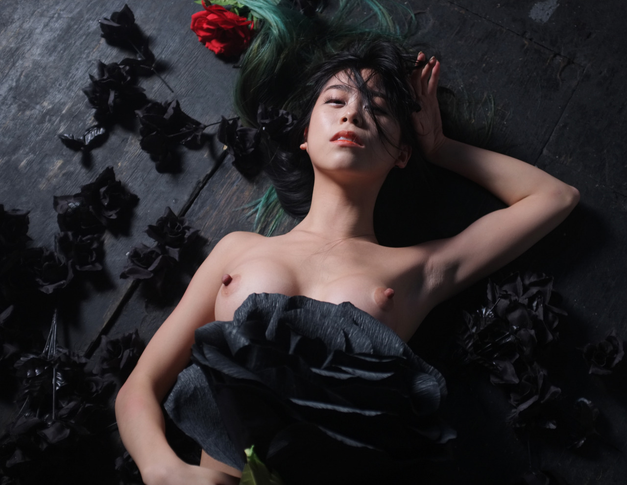 insuh:  Joey Kim my Queen of the Black Rose 