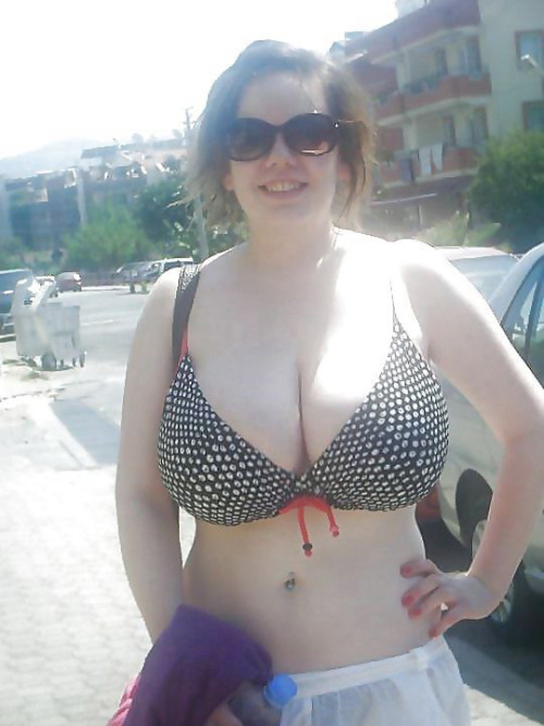 boobiesforus2:huge tits, big tits, cleavage, huge boobs, big boobs, flbp,