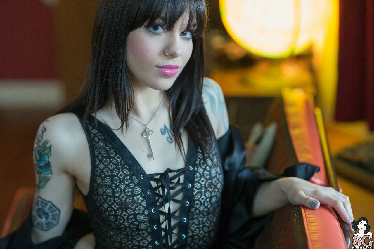 amazinggirlswithtattoos:  Orion Suicide. Wild Cat!!