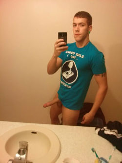 jockdays:  Young studs, hung jocks, and thick cocks   only the best: http://jockdays.net/