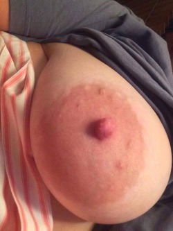 onetitout1138:  The wife sending me a boob