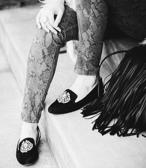 Twinkle toes ✨ #blackandwhite #shoestagram : @catherinethrelkeldphotography