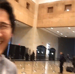 sage-ryans-tiger:  friendlyyelling:  Spooky… (x)  I flipping love this guy 