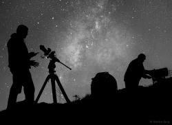 kenobi-wan-obi:  Astrophotographers in Action by Stefan Seip     Amateur astronomers photograph the night sky on the Observatorio del Teide, high on Tenerife, Canary Islands. The Milky Way in Sagittarius appears in the sky. Noted by the photographer: