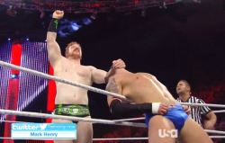 jennifersteele:  Some screencaps from Raw  Barrett bulge &amp; Sheamus arse!!! Both look irresistible!!