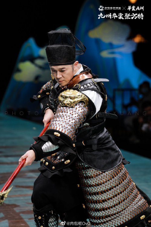 hanfugallery:men in chinese hanfu and armor by 温陈华之炼铠堂