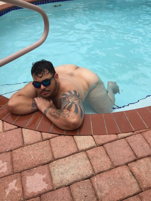 mr-cubwolfington:  Omg that ass, I’m such a lucky man! @bearsnsox