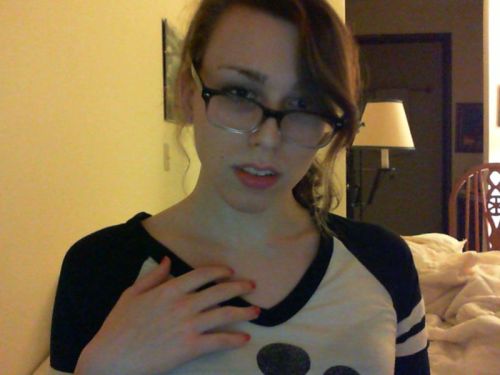 lil-uni:  Boop! <3 New Mickey Shirt! ;D