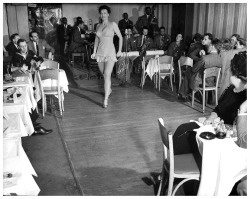 Lois Defee Works The Floor At A New York Nightclub, During The 1940&Amp;Rsquo;S..