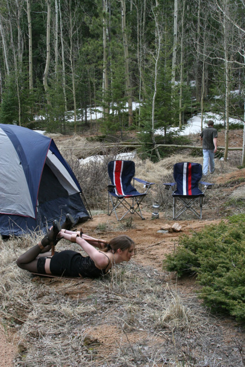 Jochen machte sich für einige Tage auf in den Wald, um jagen zu gehen …Camping kann eine schöne Sache sein:https://twitter.com/FrauFickvieh/status/1506548996608774144?s=20&t=V0qn58EWw1vgZs00TLst7wHör dir mein von mir gelesenes BDSM-Hörbuch