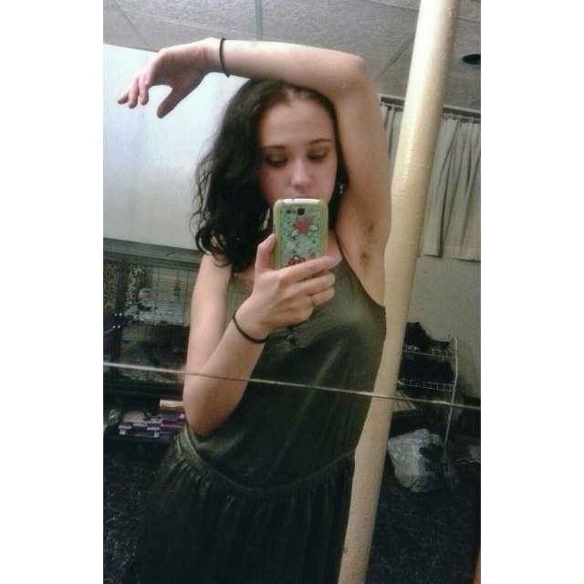 battyrats:  ♡who the fuck said being hairy isn’t feminine? ♡ #hairypits #pitkittens