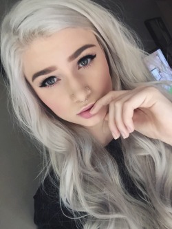 thetruthwecanthandle:  My hair is turning silver tight