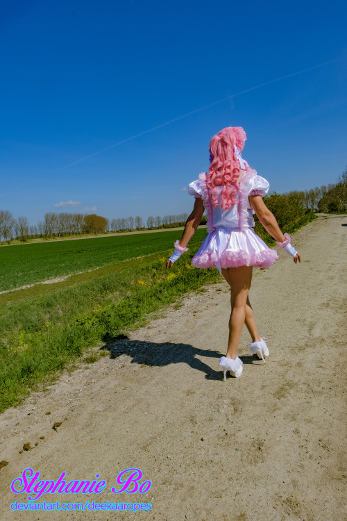 deekaa27:Cute Sissy Girl enyoing a Walk in the Country Side 1Fun times