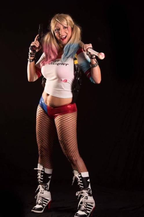 Porn photo love-cosplaygirls:  Diana Rivers as Harley