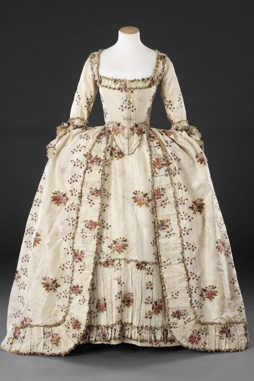  Gown.