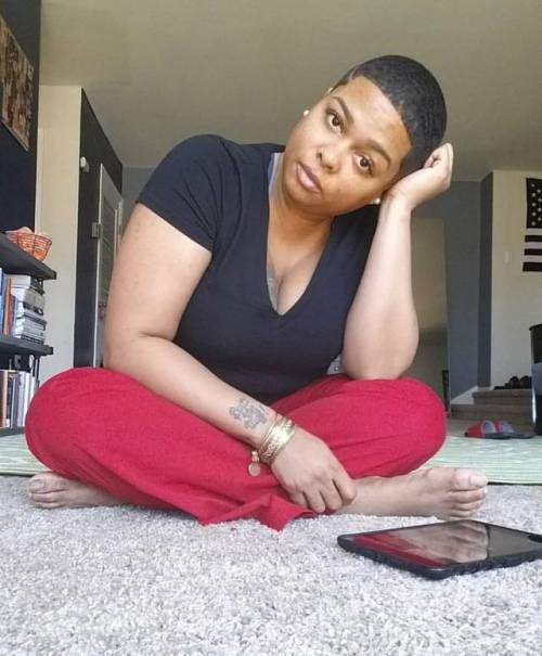 luvisblack:  #LuvIsBlack #BeautifulBlackWoman #SisterSunday #BlackGirlSunday #TimelineQueen