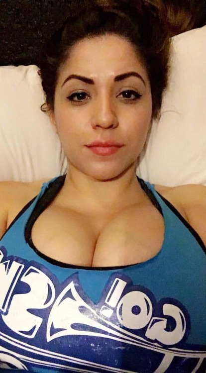 hermosaslatina: a couple of good tits( o Y o ) Don’t forget reblog or give me ❤#Mexicana #Cuerpazo#V
