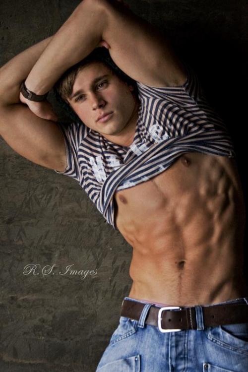 southafricangayboy:  Grant at his finest 