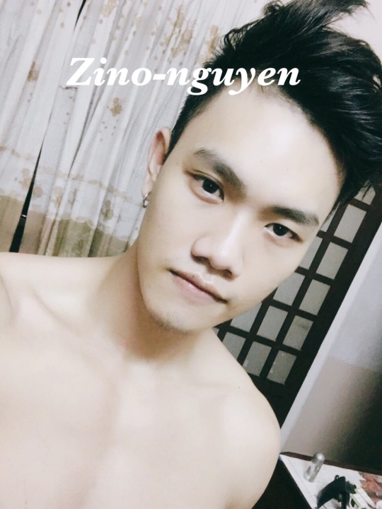 grasshillvn:  zino-nguyen:  zino-nguyen: Anh Trai thẳng gym dâm. Sn1994 ở Biên Hòa . Thích được con gái vừa nút dái vừa móc đít. Thích đái và bắn tinh lên mặt bạn tình. Nếu có con gái thì có thể cho Gay 3somes