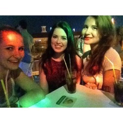 еще немного тепла и красных губ #girls #love #summer #ayianapa #cyprus #360 #light #holiday #students