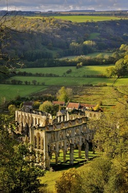 find-me-traveling-everywhere:  Rievaulx Abbey,